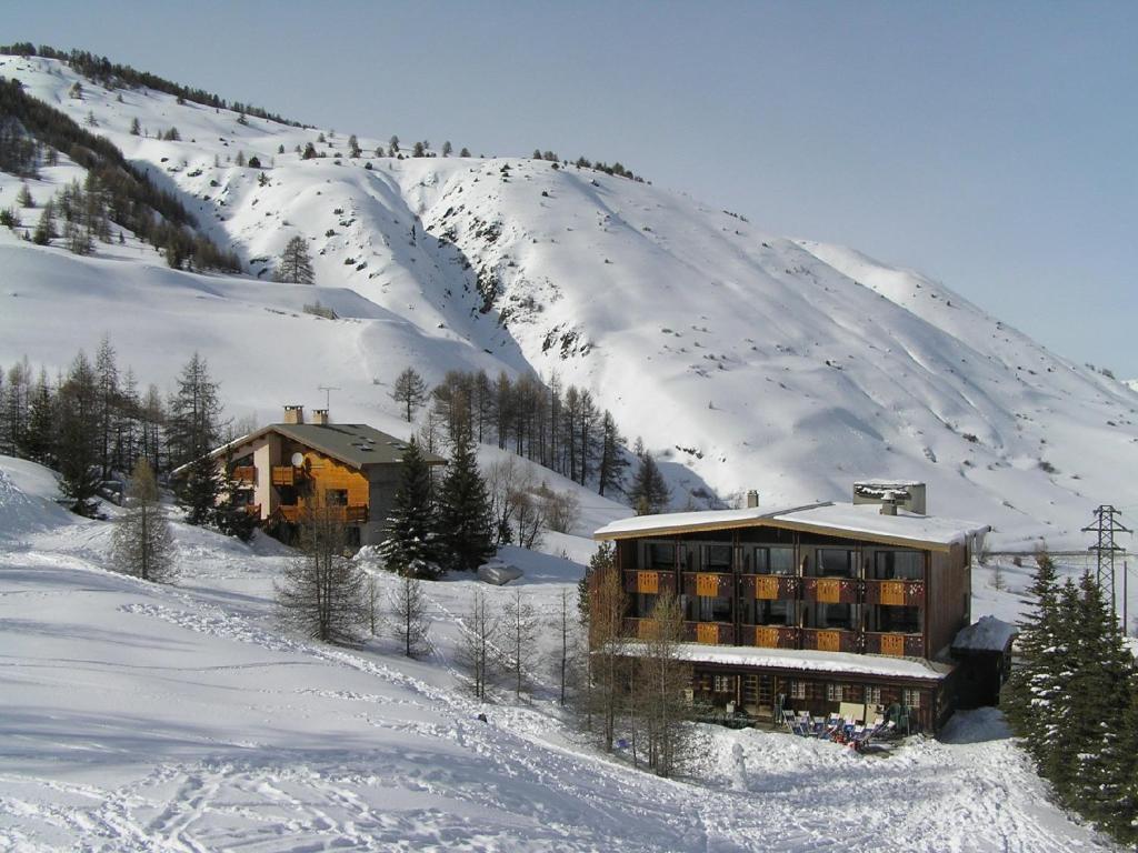 Hotel Les Lores Вар Екстериор снимка